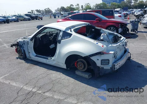 2017 Nissan 370Z из США, поврежденный, VIN JN1AZ4EH5HM950071